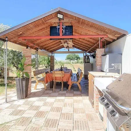 Mediterranes Studio-apartment Mit Liegewiese, Grillbereich Und Hundefreundlich