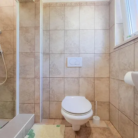Mediterranes Studio-apartment Mit Liegewiese, Grillbereich Und Hundefreundlich Karpinjan