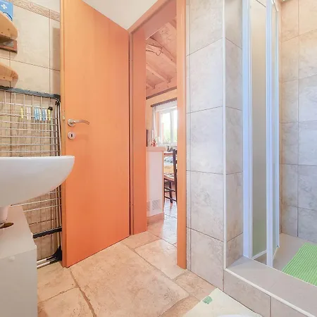 Mediterranes Studio-apartment Mit Liegewiese, Grillbereich Und Hundefreundlich Karpinjan