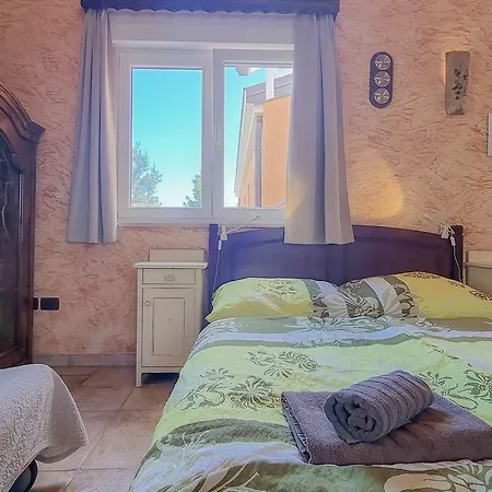 Mediterranes Studio-apartment Mit Liegewiese, Grillbereich Und Hundefreundlich