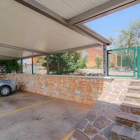 Mediterranes Studio-apartment Mit Liegewiese, Grillbereich Und Hundefreundlich